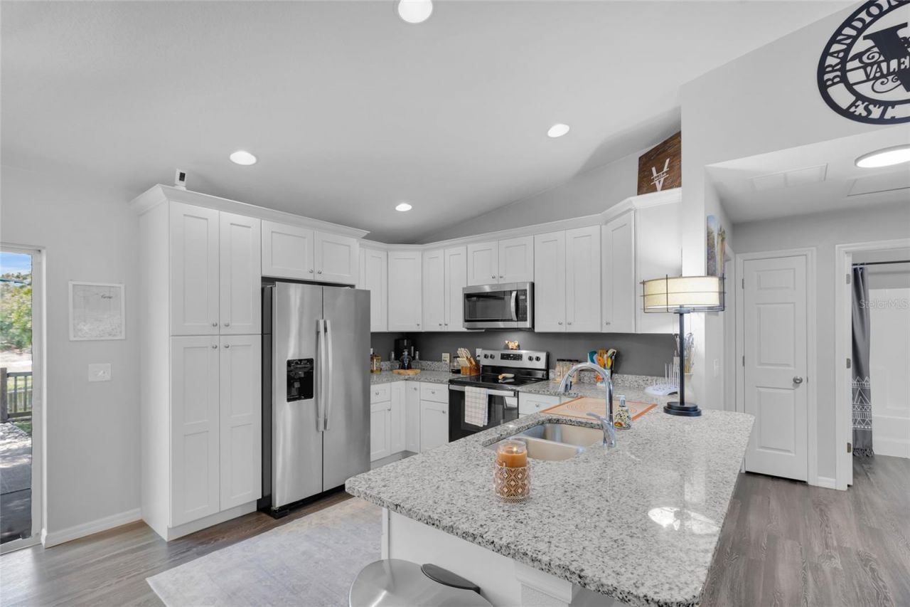 20 Malauka Circle, Ocklawaha, FL 32179 Photo