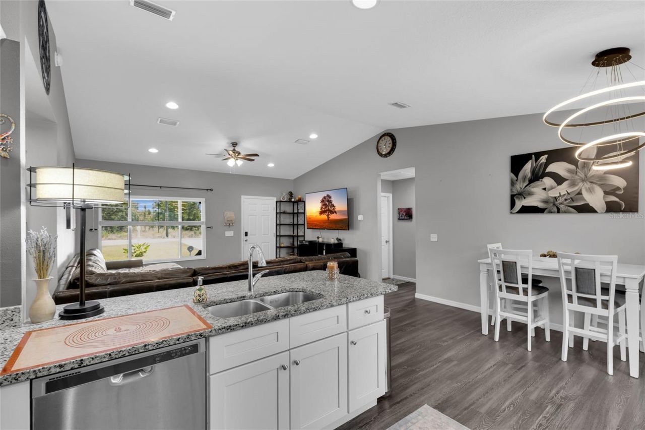 20 Malauka Circle, Ocklawaha, FL 32179 Photo