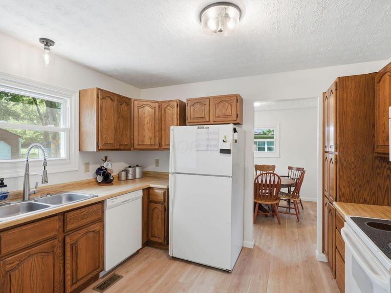 683 Woodside Drive SW, Pataskala, OH 43062 Photo 37