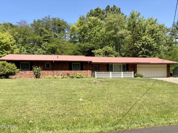 827 Murphy Rd, Sevierville, TN 37862