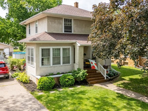 2440 Arlington Avenue, Davenport, IA 52803