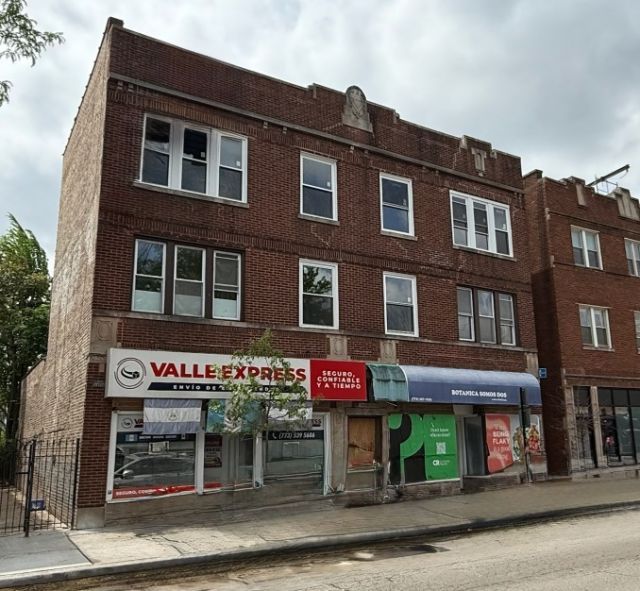 3519 W Montrose Avenue, Chicago, IL 60618 Main Photo