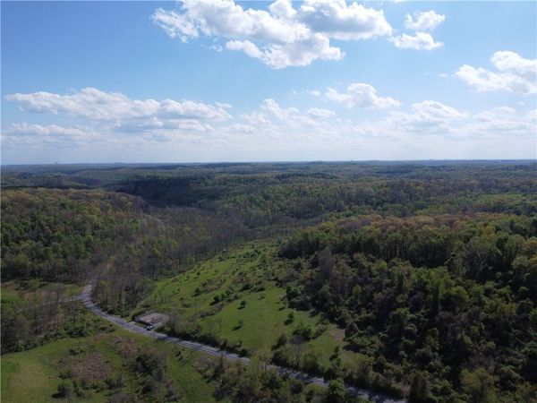 5679 N Montour Road , Gibsonia, PA 15044