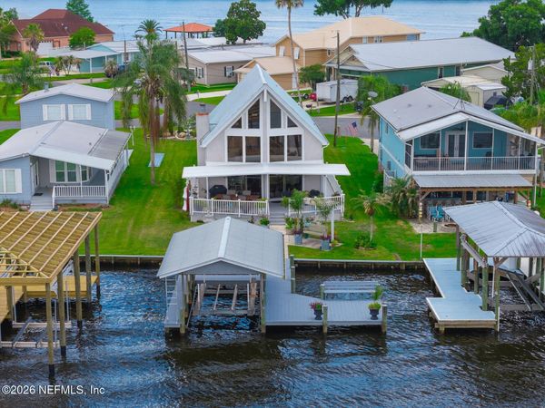 200 SPORTSMAN Drive, Welaka, FL 32193