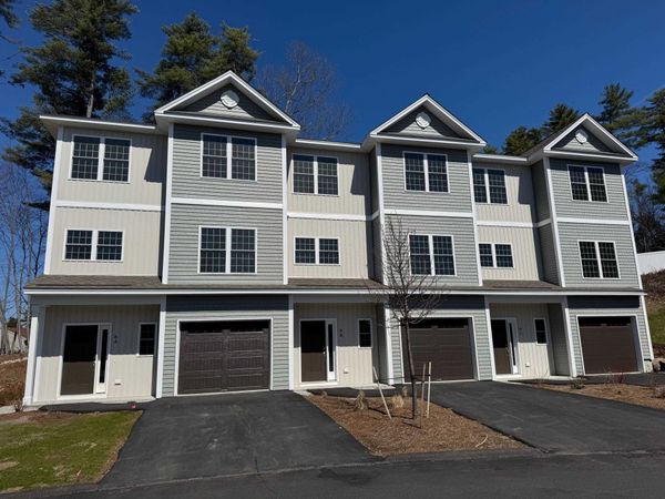 6A Dearborn Circle, Goffstown, NH 03045