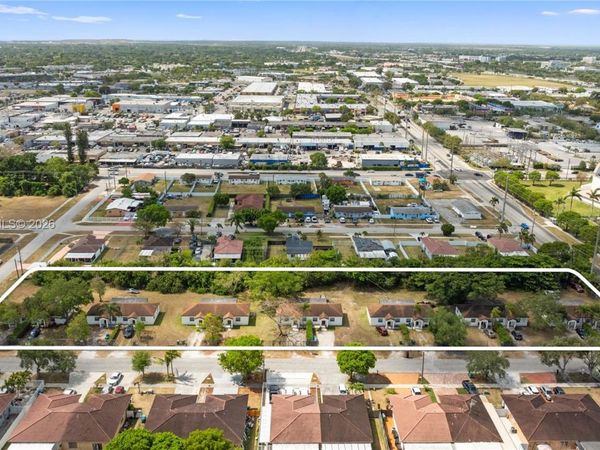 10544 SW 182nd St , Miami, FL 33157