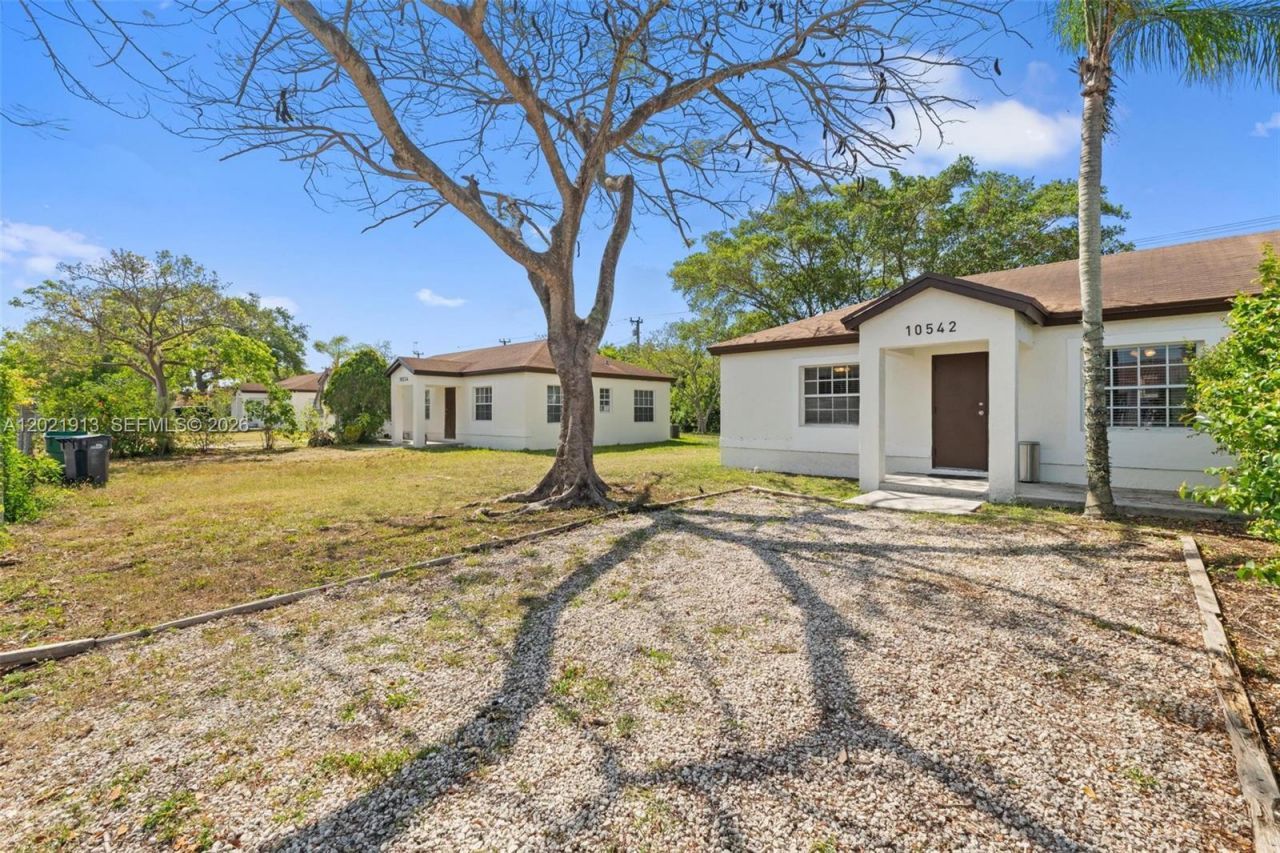 10544 SW 182nd St , Miami, FL 33157 Photo