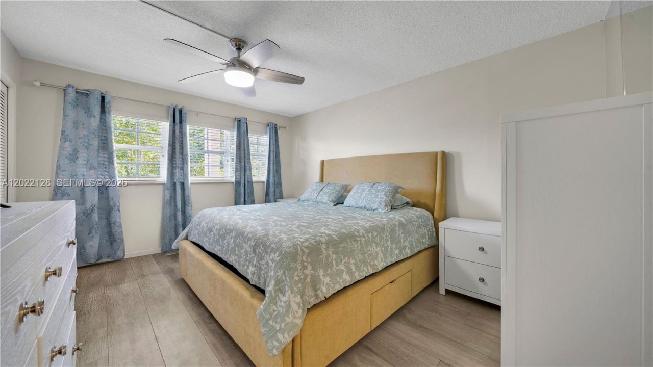 605 Oaks Dr , Unit 502, Pompano Beach, FL 33069 Photo