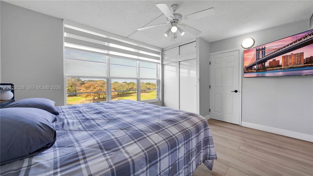 605 Oaks Dr , Unit 502, Pompano Beach, FL 33069 Photo
