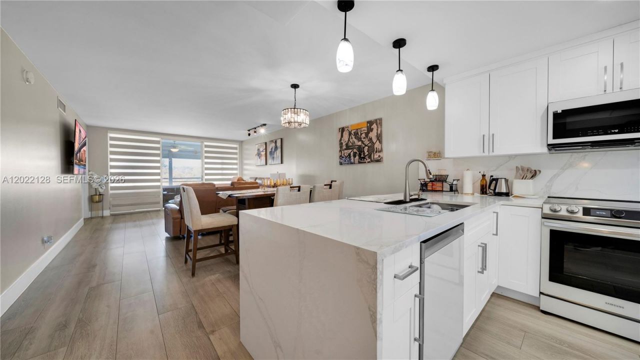 605 Oaks Dr , Unit 502, Pompano Beach, FL 33069 Photo