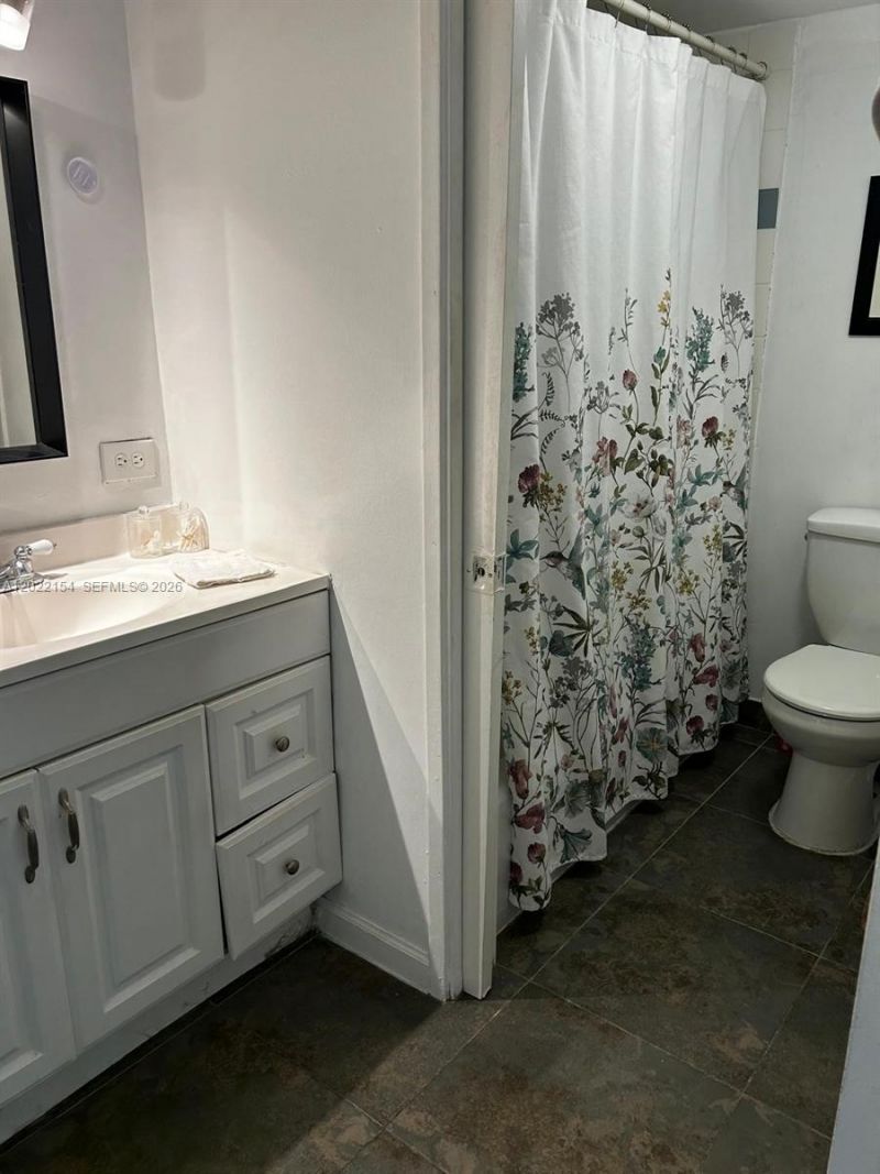 17021 N Bay Rd , Unit 327, Sunny Isles Beach, FL 33160 Photo