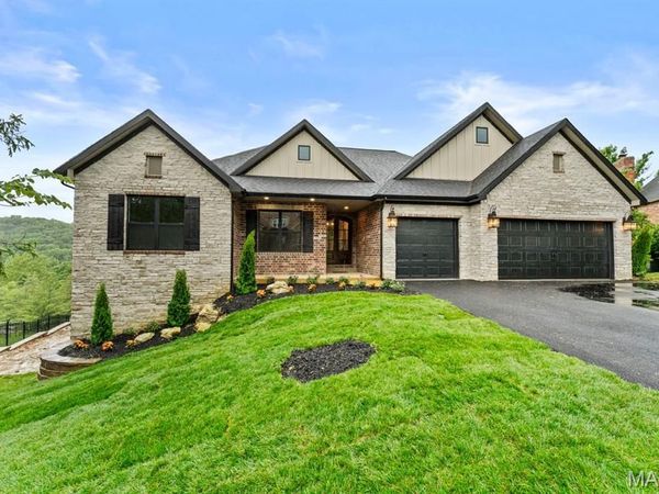 272 Merlot Lane, St Albans, MO 63073