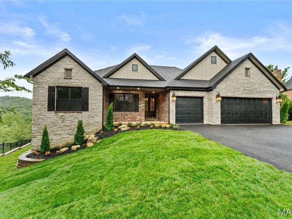 272 Merlot Lane, St Albans, MO 63073