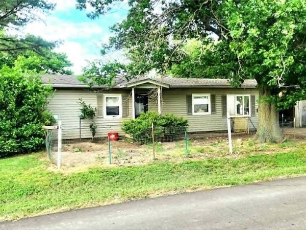300 N Cayuga Street, Frontenac, KS 66763