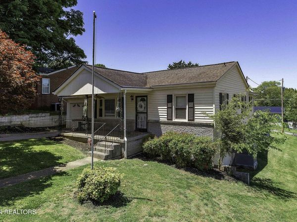 611 W 6th Ave, Lenoir City, TN 37771