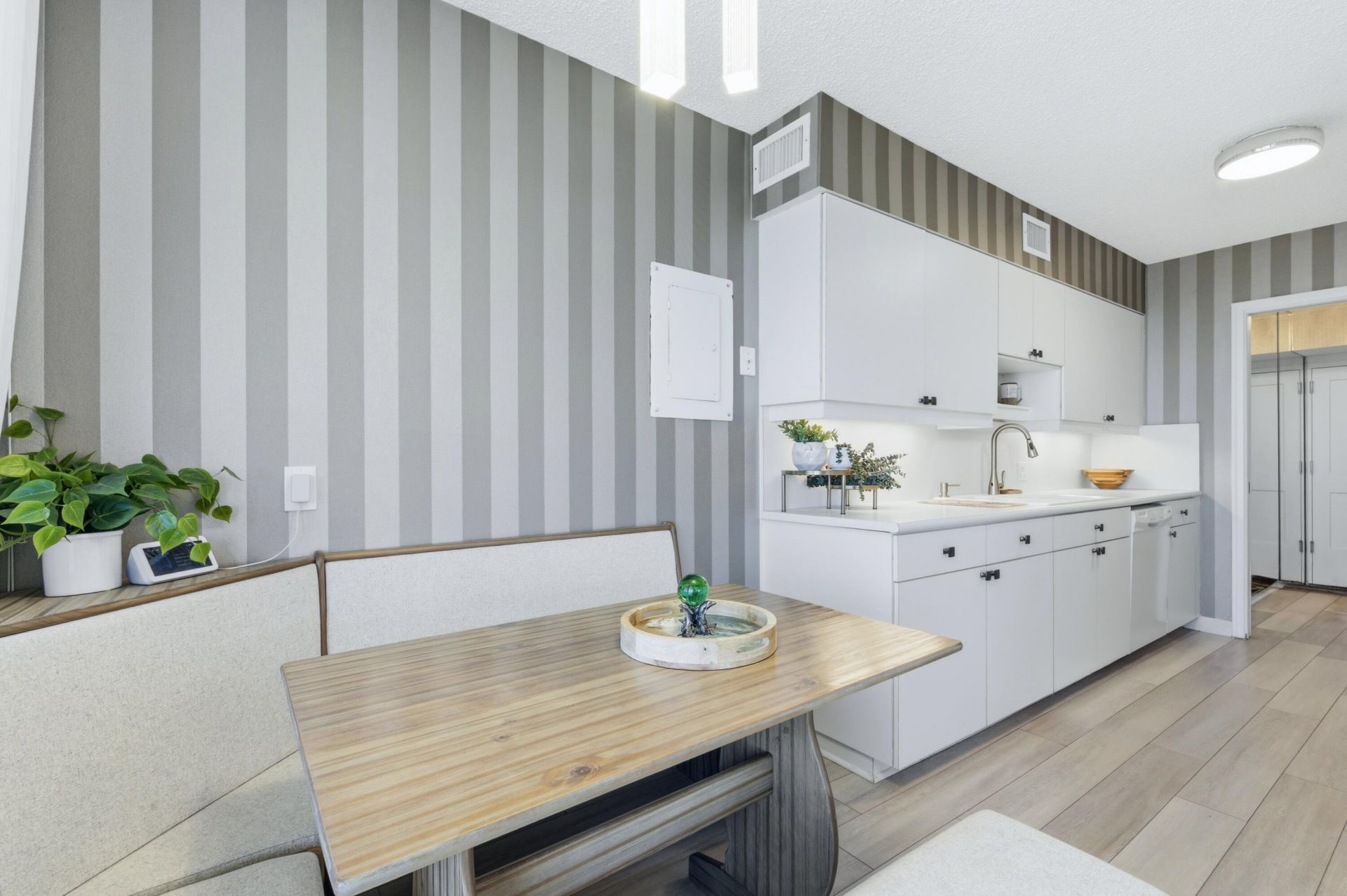 3400 N Ocean Drive, Unit 1207, Riviera Beach, FL 33404 Photo