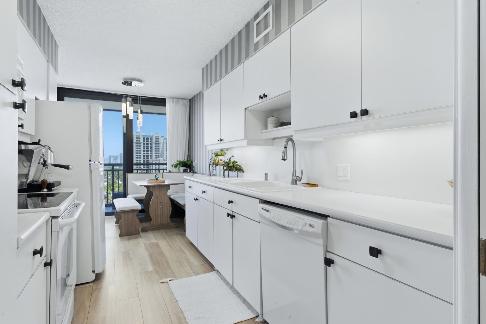 3400 N Ocean Drive, Unit 1207, Riviera Beach, FL 33404 Photo