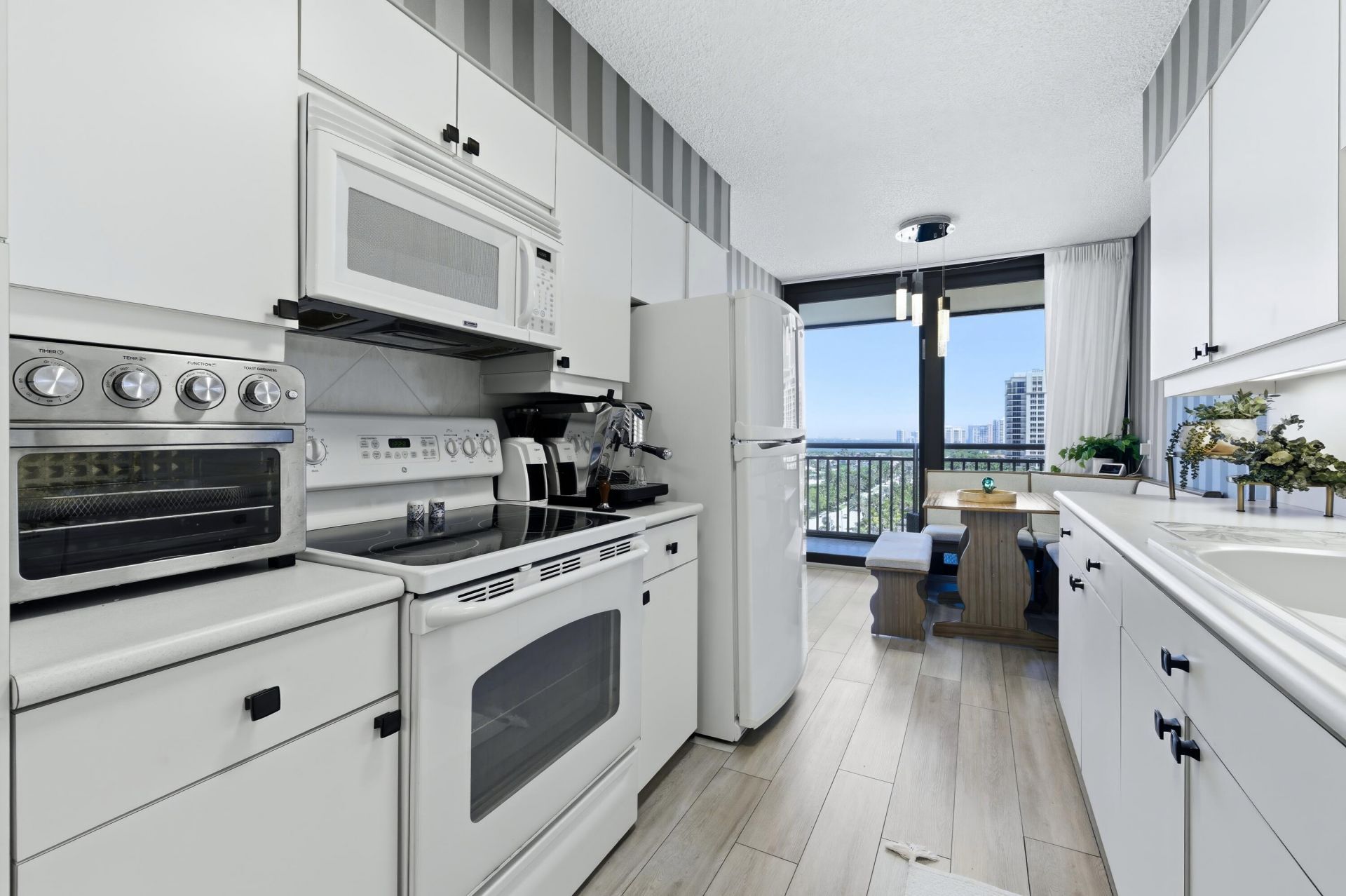 3400 N Ocean Drive, Unit 1207, Riviera Beach, FL 33404 Photo