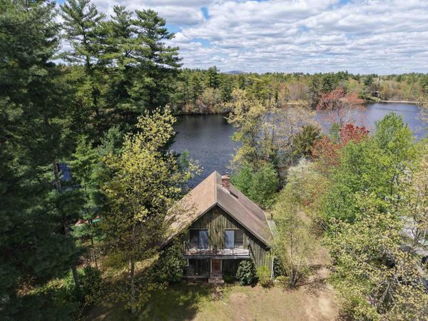 91 Sebbins Pond Drive, Bedford, NH 03110