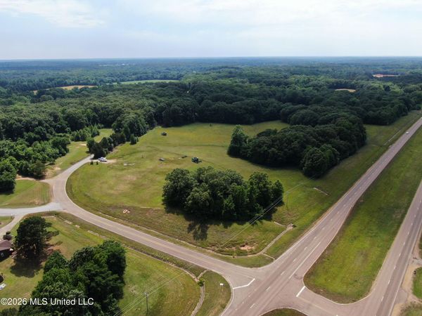 100 Boswell Road, Holly Springs, MS 38635