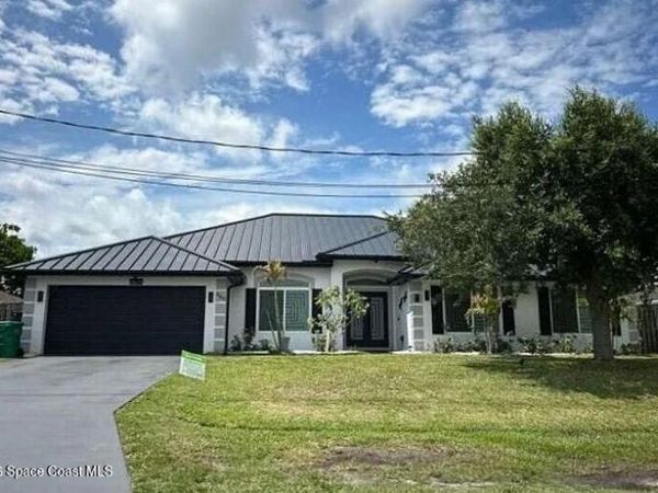 460 SW Undallo Road , Port St. Lucie, FL 34953