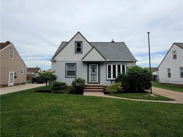 4717 Summer Lane, Brooklyn, OH 44144