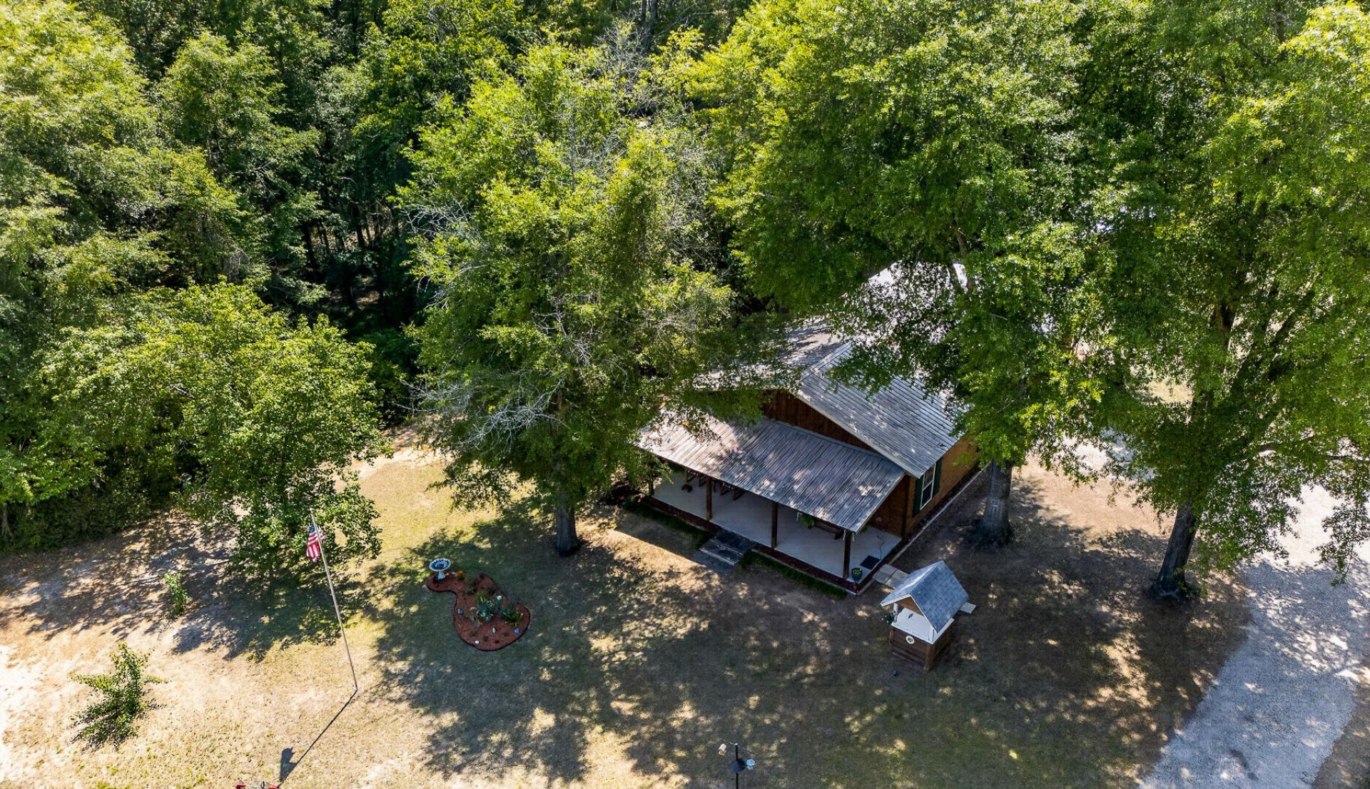 1131 Hickory Drive Photo 4