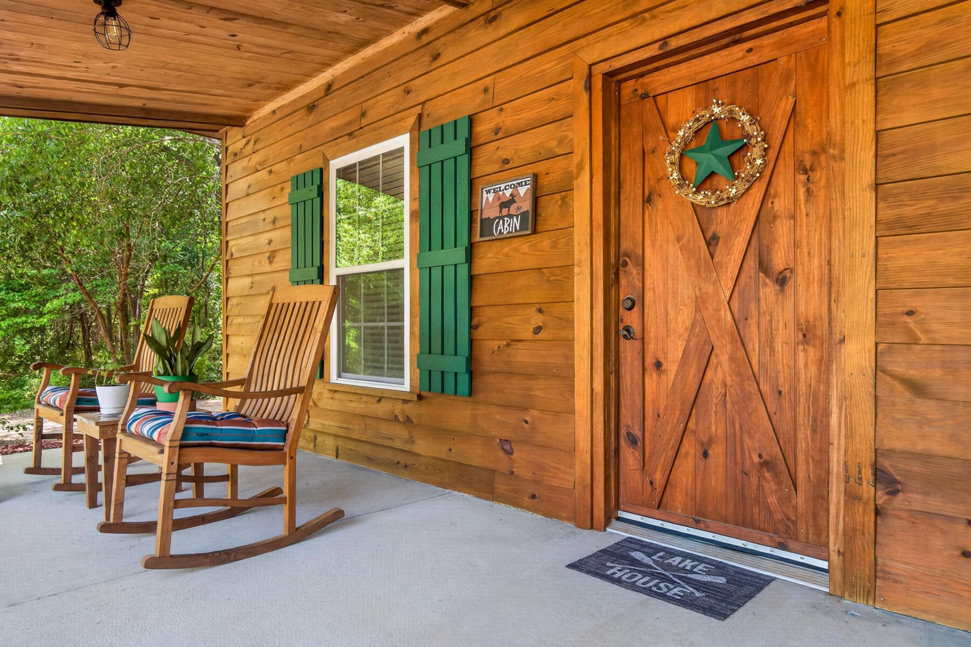 1131 Hickory Drive Photo 8