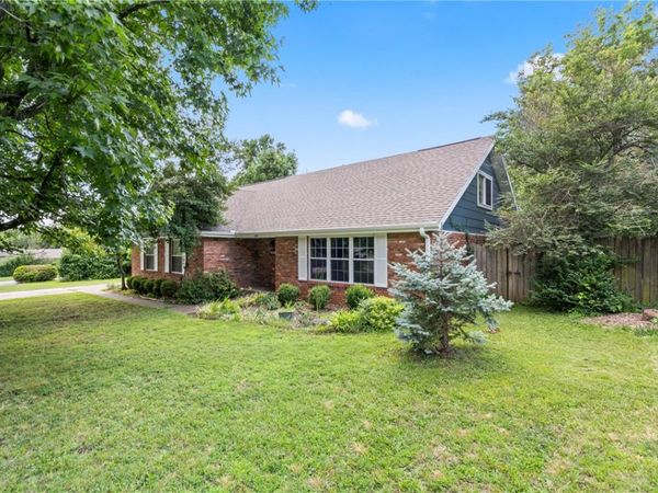 1847 N Wheeler Avenue, Fayetteville, AR 72703