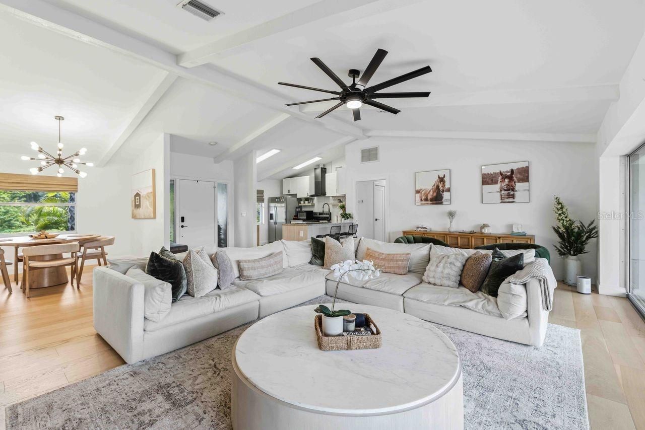 8021 Timber Lake Lane, Sarasota, FL 34243 Photo