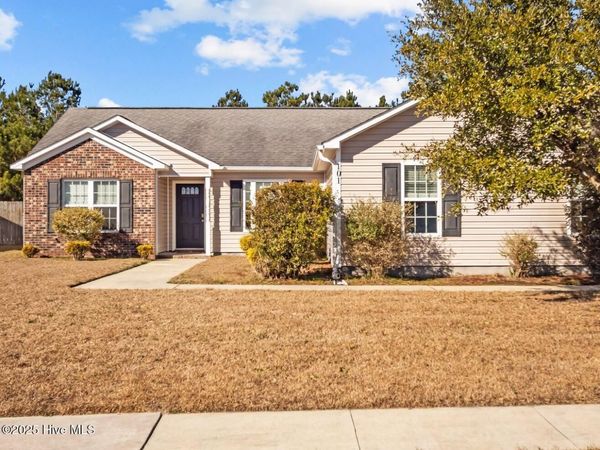 101 Berwick Court , Jacksonville, NC 28546