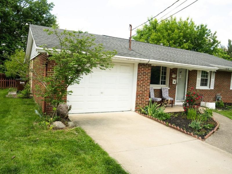 3148 Rockacres Court, Cincinnati, OH 45239 Photo 2