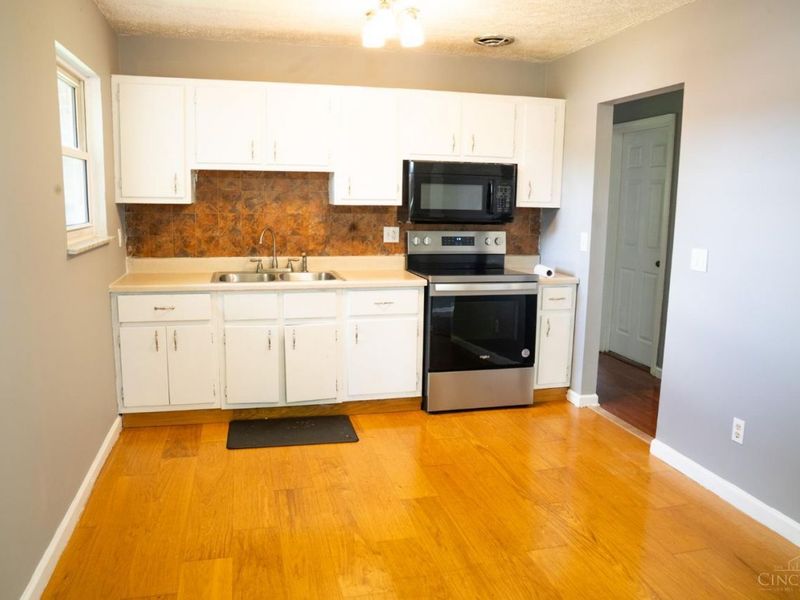 3148 Rockacres Court, Cincinnati, OH 45239 Photo 6