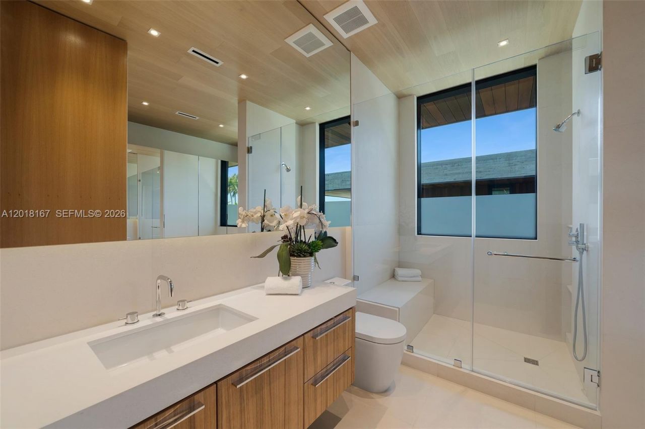 1420 W 23rd St , Miami Beach, FL 33140 Photo