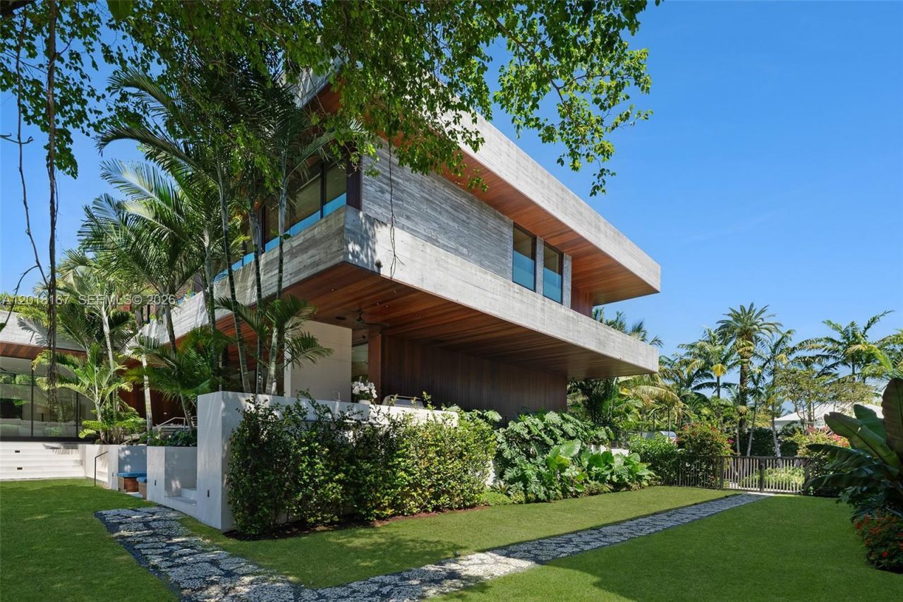 1420 W 23rd St , Miami Beach, FL 33140 Photo