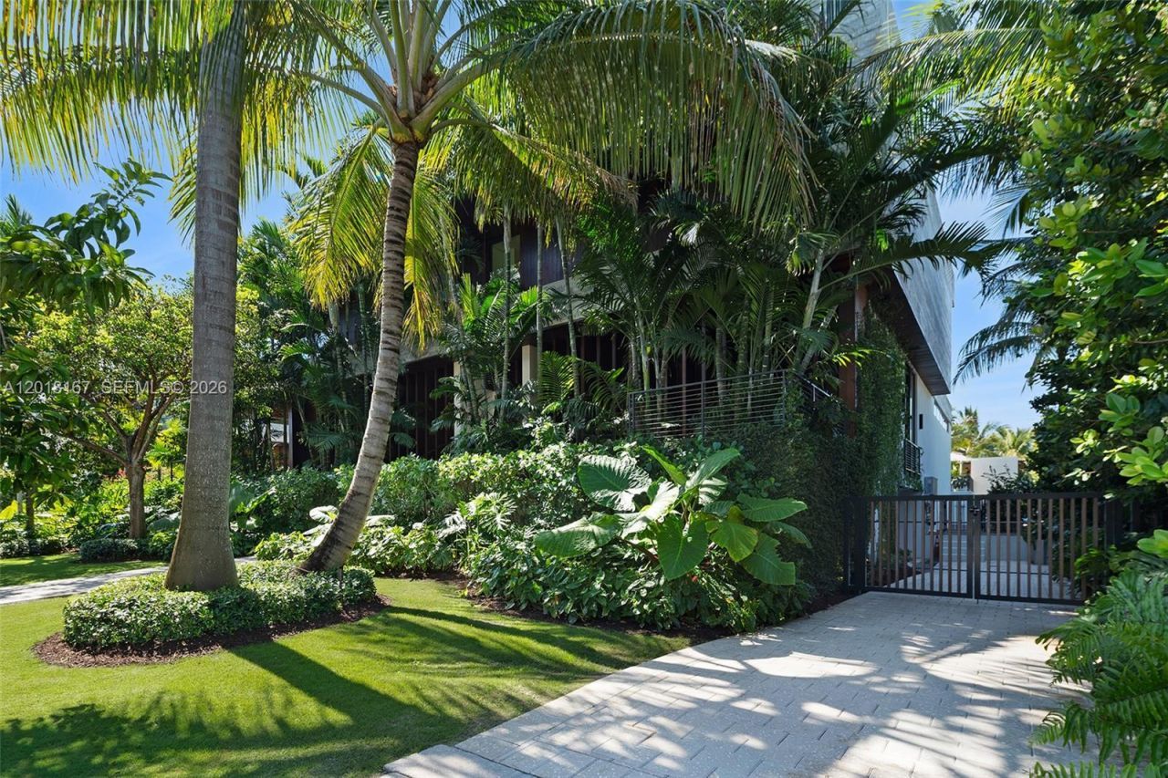 1420 W 23rd St , Miami Beach, FL 33140 Photo