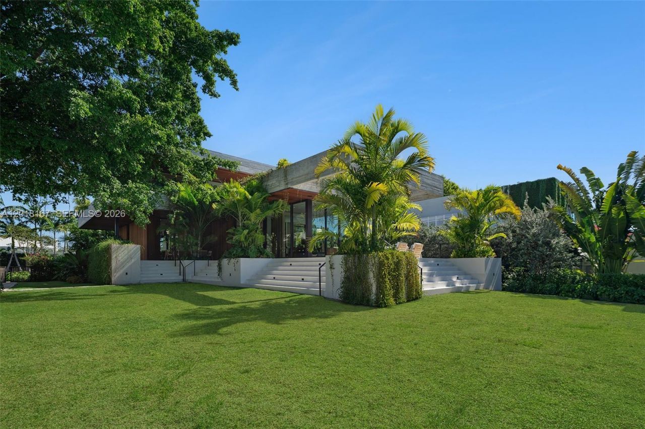 1420 W 23rd St , Miami Beach, FL 33140 Photo