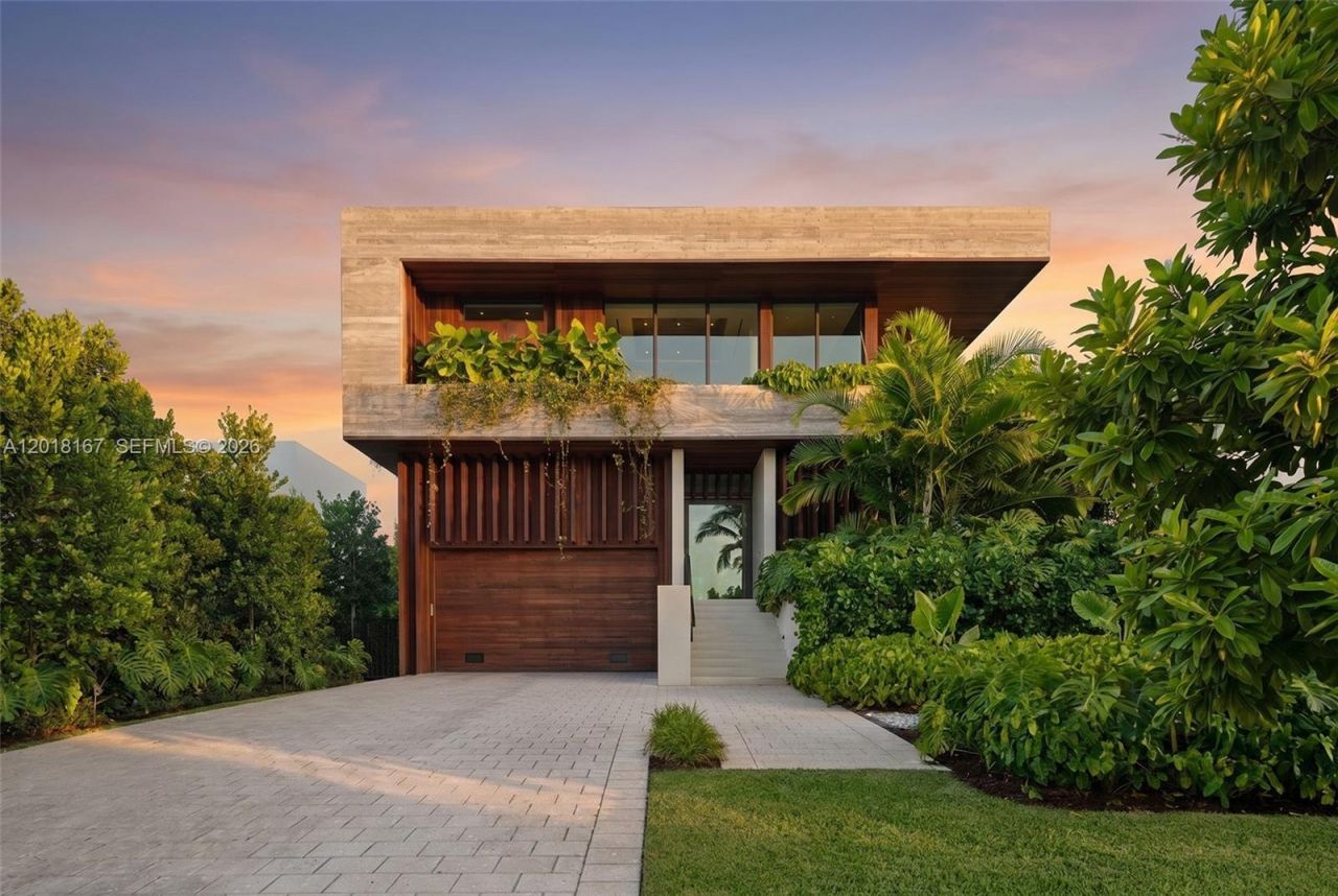 1420 W 23rd St , Miami Beach, FL 33140 Photo