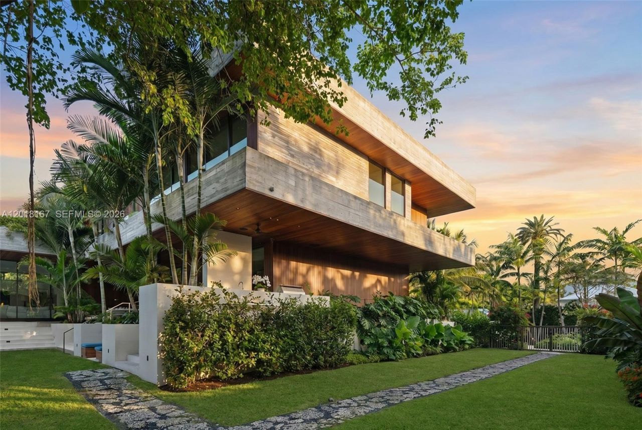 1420 W 23rd St , Miami Beach, FL 33140 Photo