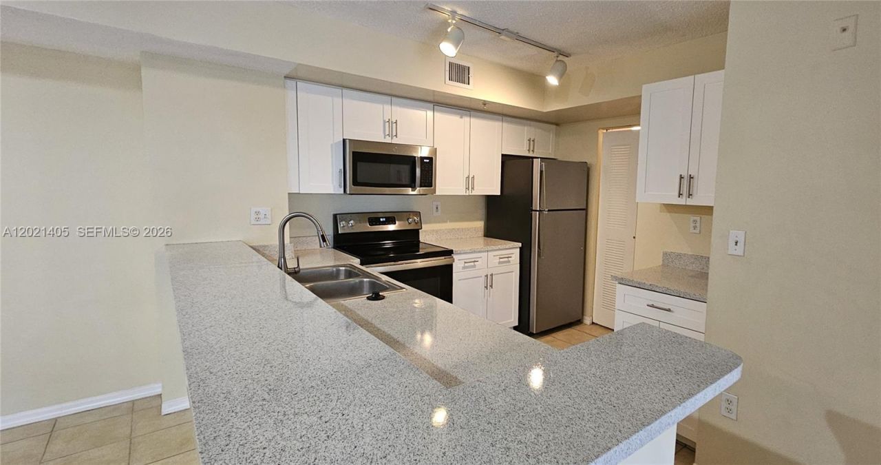 3870 Lyons Rd, Unit 209-8, Coconut Creek, FL 33073 Photo