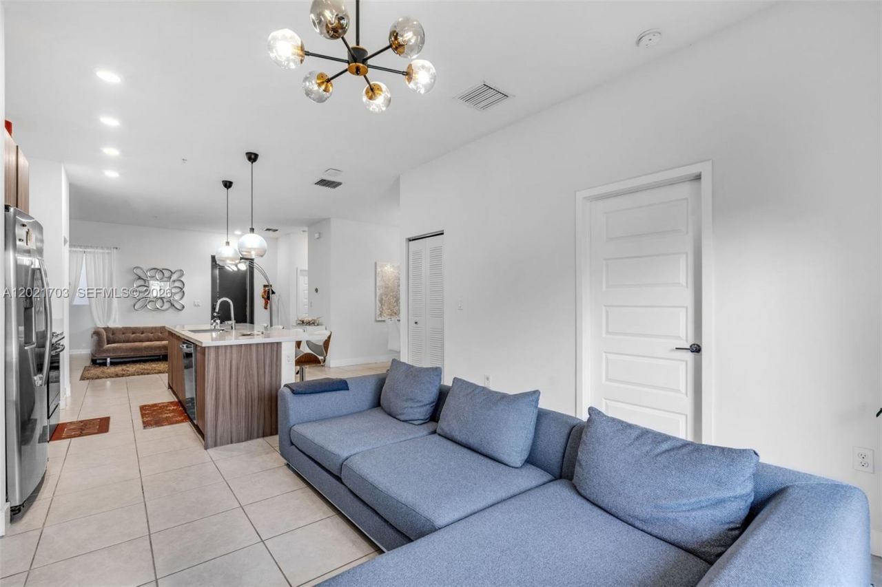 8015 NW 104th Ave, Unit 3, Doral, FL 33178 Photo
