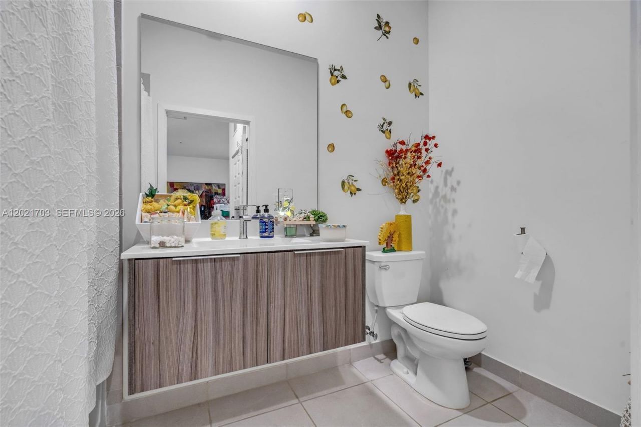 8015 NW 104th Ave, Unit 3, Doral, FL 33178 Photo