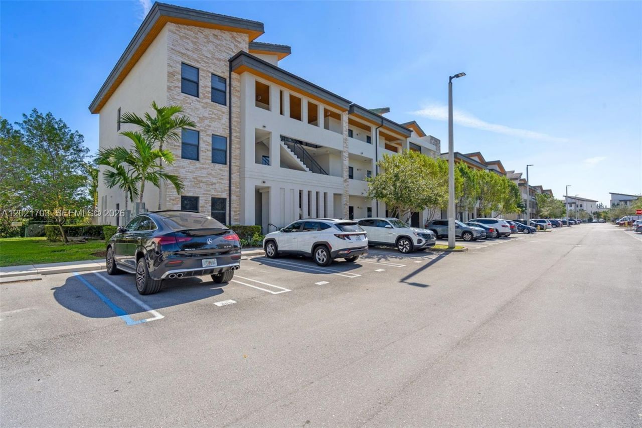 8015 NW 104th Ave, Unit 3, Doral, FL 33178 Photo