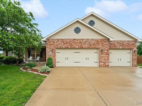 1305 Greenbank Way, O'Fallon, IL 62269