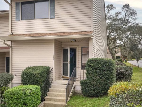 911 Brookside Ct, Pensacola, FL 32503