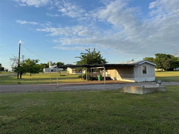 209 Mcelroy Street , Southmayd, TX 76273