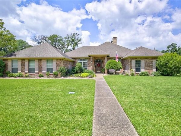 111 Trailwood Road , Enchanted Oaks, TX 75156