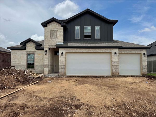 613 Golden Eagle DR, Salado, TX 76571