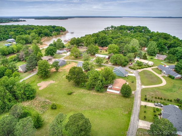 1749 Rockford , Eufaula, OK 74432