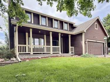 110 Fleetwood Drive , Papillion, NE 68133